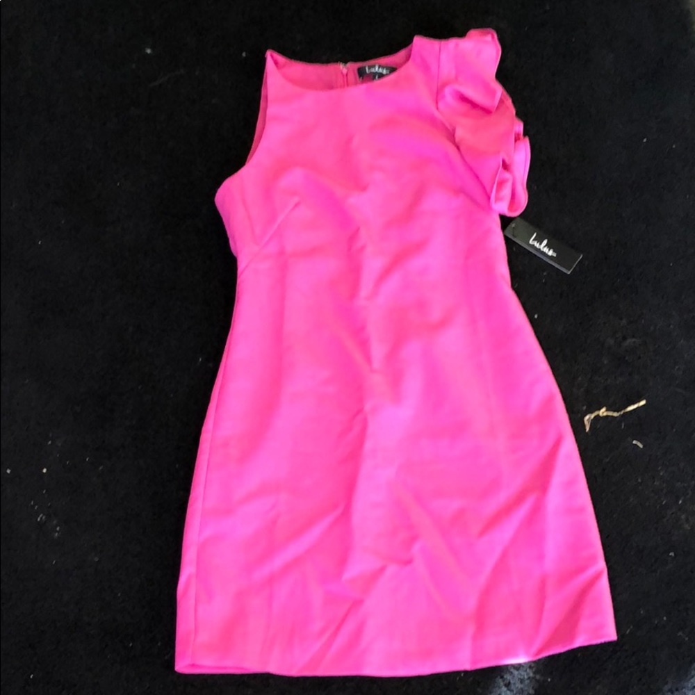 Sleeveless Lulus pink dress
